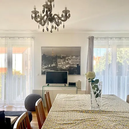 3 Apts - 9 Bedrooms - 16 Pers - Metro 7 - Ac Appartamento Villejuif