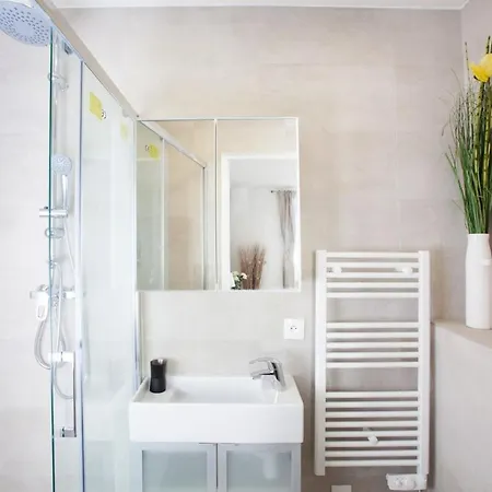 3 Apts - 9 Bedrooms - 16 Pers - Metro 7 - Ac 公寓 维勒瑞夫