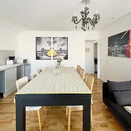 3 Apts - 9 Bedrooms - 16 Pers - Metro 7 - Ac * 维勒瑞夫